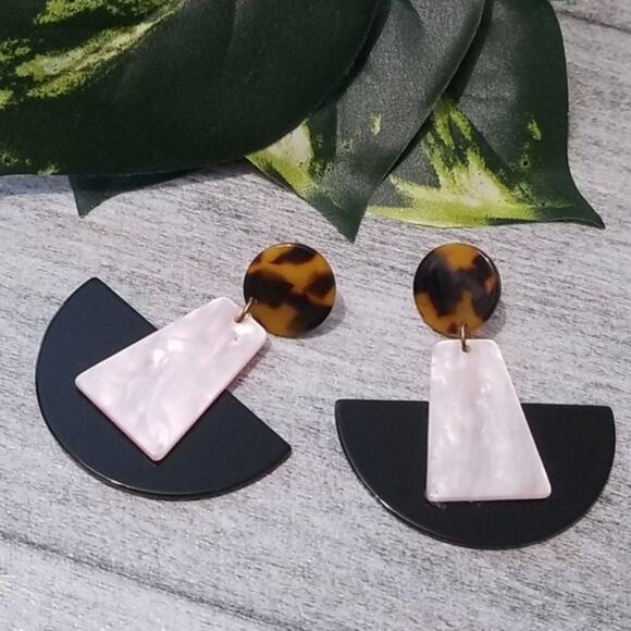 Tortoise Shell, Black & White Geometric Drop Dangle Earrings NEW - Picture 1 of 3